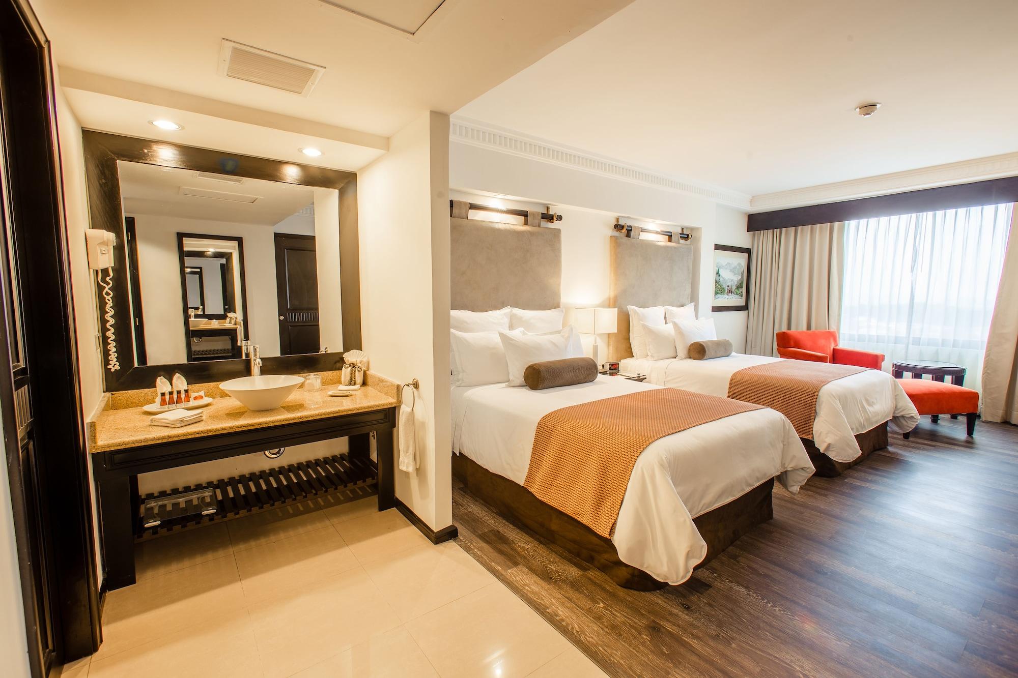 Tikal Futura Hotel & Convention Center Гватемала Экстерьер фото